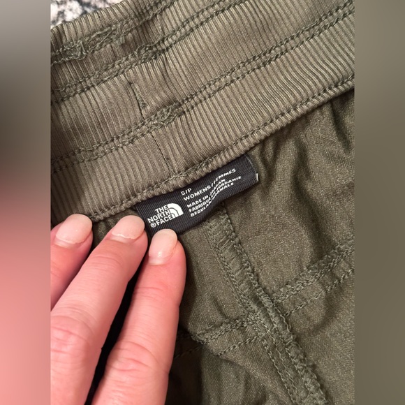 Women's North Face Aphrodite Short - Picture 8 of 9